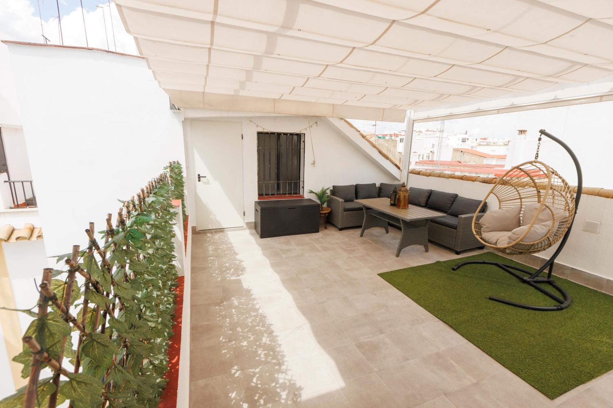 El Atico De Osario 5 Con Terraza - Great Location Bed and breakfast