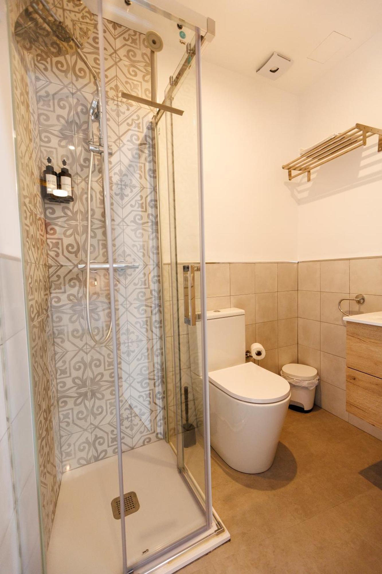 El Atico De Osario 5 Con Terraza - Great Location Bed and breakfast