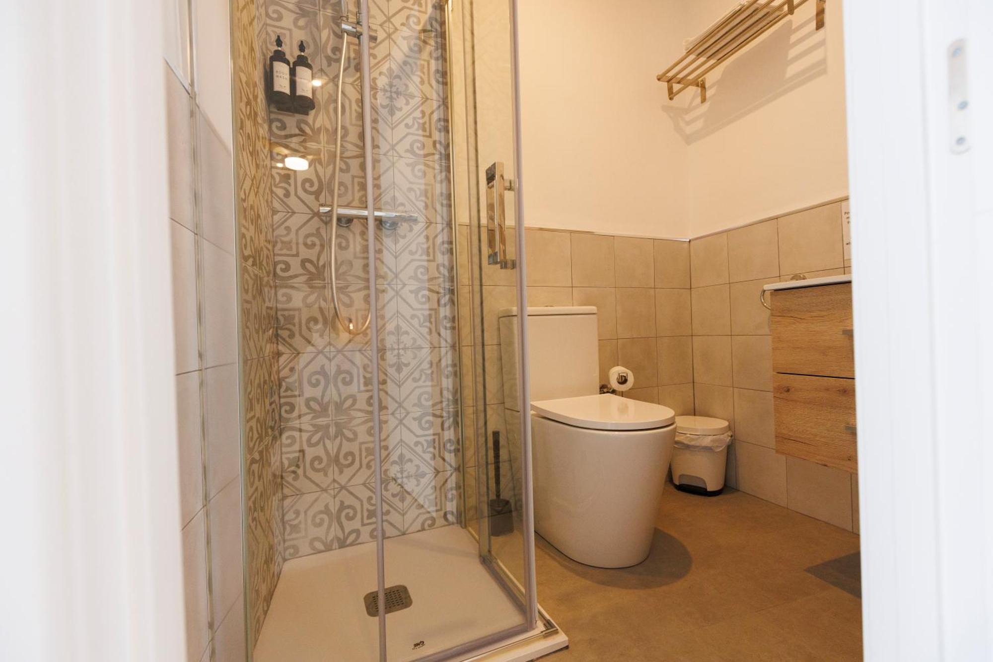 El Atico De Osario 5 Con Terraza - Great Location Bed and breakfast *