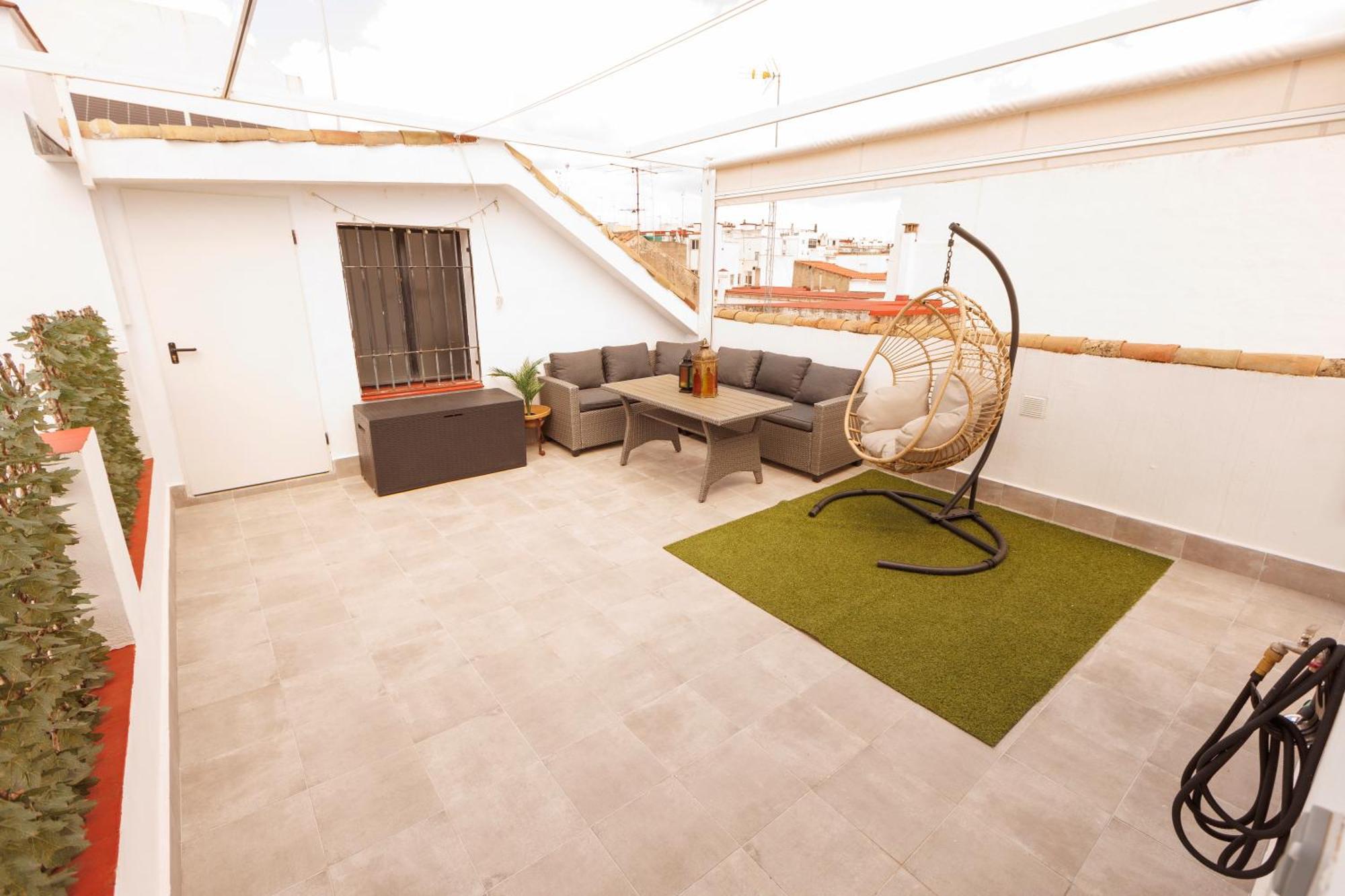 El Atico De Osario 5 Con Terraza - Great Location Bed and breakfast